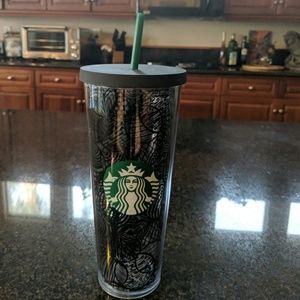 Starbucks trenta size cup